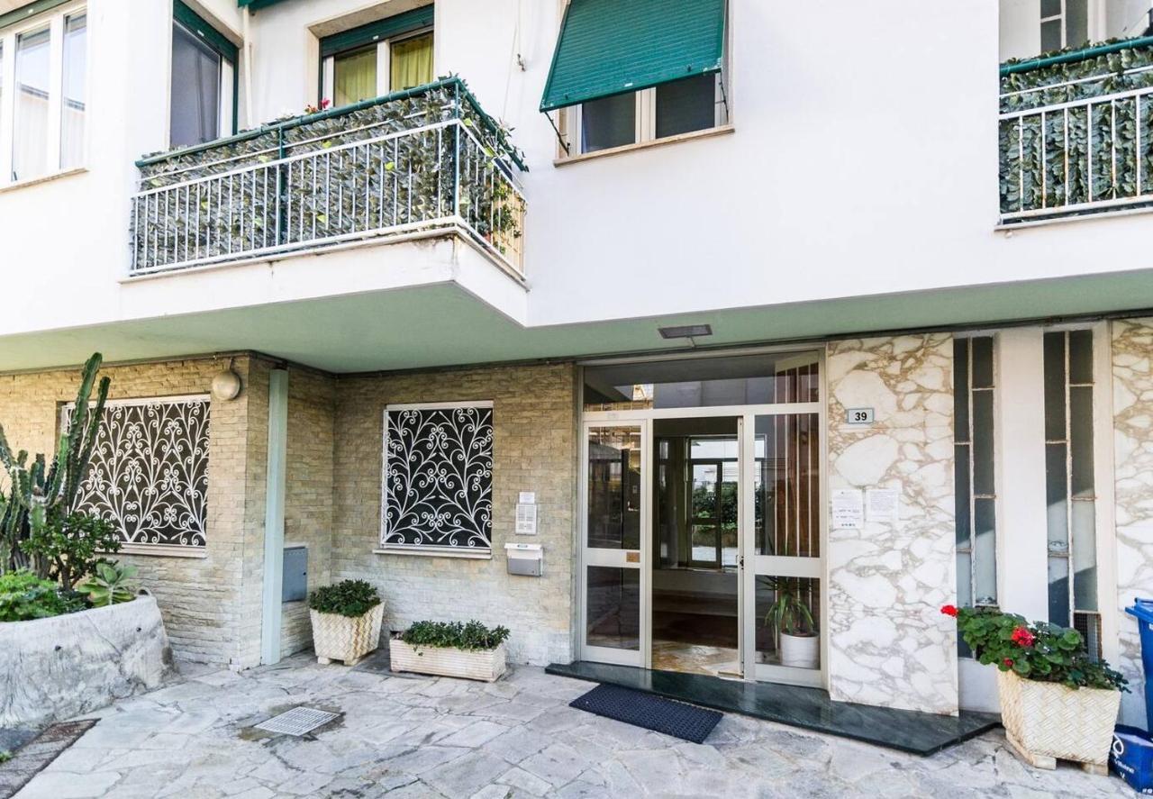 Grazioso Appartamentino A Due Passi Dalla Pista Ciclabile Con Giardino E Garage 산레모 외부 사진
